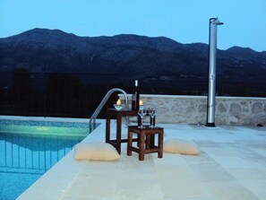 Pool - Stilvolles Ferienhaus mit Terrasse und Pool in ländlicher Lage in der Nähe von by Interhome (Dubrovnik/Gruda)