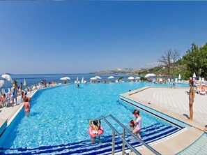 Pool - The Nest, eine moderne Wohnung in einer authentischen mediterran-adriatischen U by Interhome (Dubrovnik/Mlini)