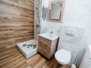 Towels - "Gray" mit Blick auf das Wasser by Interhome (Klek)