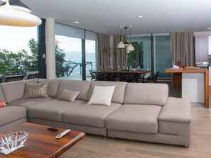Living area - Villa Puntien am Meer mit privatem Pool by Interhome (Drvenik)