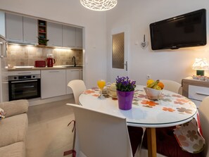 Interior - Apartment mit kleiner Terrasse by Interhome (Makarska)