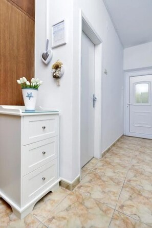 Interior - Apartment mit kleiner Terrasse by Interhome (Makarska)