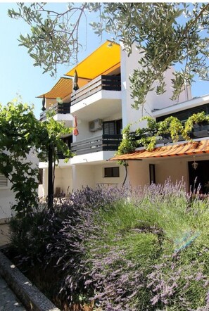 Exterior - Klimatisiertes Studio mit eigenem Balkon by Interhome (Hvar/Vrboska)