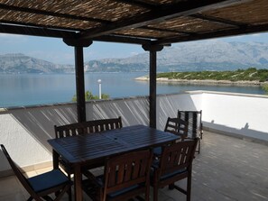 Outdoor dining - "Sofija" mit Whirlpool by Interhome (Brač/Povlja)