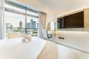 1 bedroom, in-room safe, iron/ironing board, free WiFi - Community View , 15minutes to Miracle Garden – Oxford Boulevard, Jumeirah Village Circle (Dubai)
