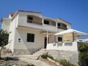 Esterni