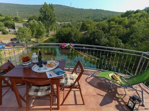 Outdoor dining - Schönes Ferienhaus in Grab mit Privatparkplatz und Bergblick by Interhome (Trilj)