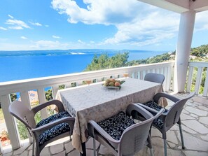Outdoor dining - mit zwei Schlafzimmern und Pool by Interhome (Medici)