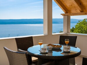 Outdoor dining - Ferienvilla "Villa LeoMa" mit privatem Pool by Interhome (Omiš)