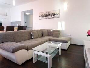 Living area - Wohnung in Dugi Rat mit Großer Terrasse by Interhome (Dugi Rat)