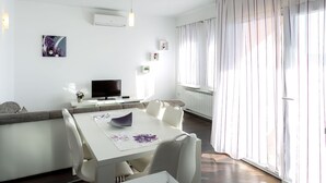 Dining - in Dugi Rat mit Großer Terrasse by Interhome (Dugi Rat)