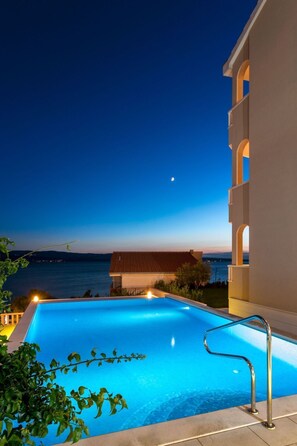 Pool - in Dugi Rat mit Großer Terrasse by Interhome (Dugi Rat)