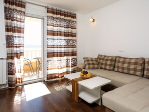 Living area - in Dugi Rat mit Großer Terrasse by Interhome (Dugi Rat)