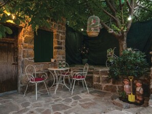 Outdoor dining - "Villa Tiho" by Interhome (Srinjine)