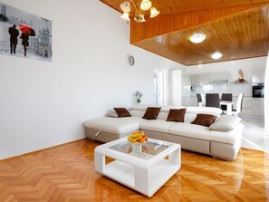 Living area - in Srinjine mit Privatem Pool by Interhome (Srinjine)