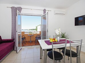 Dining - für 4 Personen ca. 40 m² in Podstrana, Dalmatien (Gespanschaft Split-Dalma by Interhome (Podstrana)