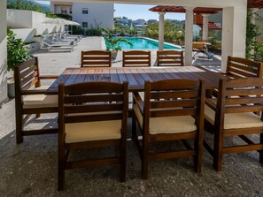 Outdoor dining - für 4 Personen ca. 75 m² in Podstrana, Dalmatien (Gespanschaft Split-Dalma by Interhome (Podstrana)