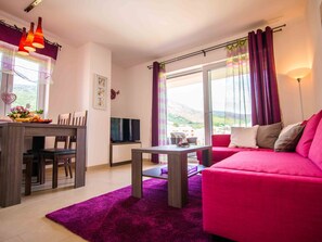 TV - für 4 Personen ca. 44 m² in Podstrana, Dalmatien (Gespanschaft Split-Dalma by Interhome (Podstrana)