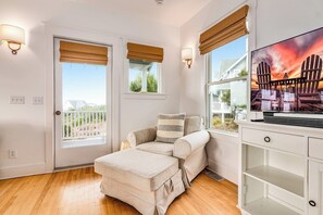 Smart TV - Queen's View - NEW for 2026! (Bald Head Island)
