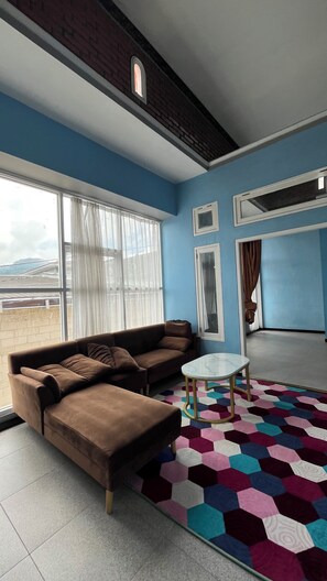 標準客房 | 客廳 | 16 吋LCD 電視連有線電視頻道