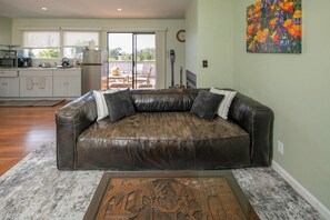 TV - Ocean Breeze Retreat — Pacific Grove Tranquility (Pacific Grove)