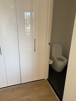 Interior - Trendy Brunswick apartment, close to lygon st restaurants, balcony city views (Brunswick East)