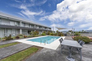 Pool - Lake Terrace Apartment (Taupō)