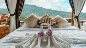 Deluxe Villa, 1 Katil Raja (King), Balcony, Mountain View | Cadar katil 
