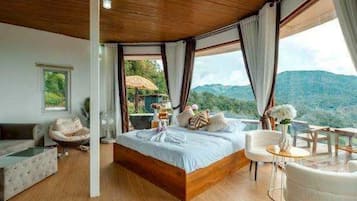 Deluxe-Villa, 1 King-Bett, Balkon, Bergblick | Bettwäsche