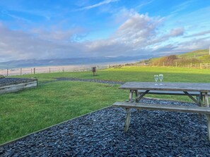 Outdoor dining - 1 bedroom accommodation in Dalton-in-Furness (Dalton-in-Furness)