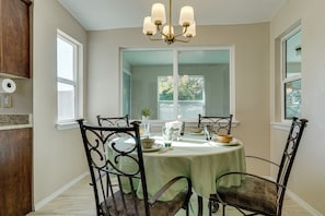 Dining - Updated El Paso Home: Less than 5 Mi to Ft Bliss! (El Paso)