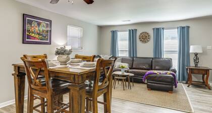 1 Mi to LSU, Tiger Stadium! Lovely Home w/ Parking