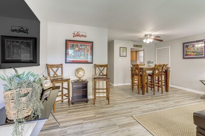 1 Mi to LSU, Tiger Stadium! Lovely Home w/ Parking