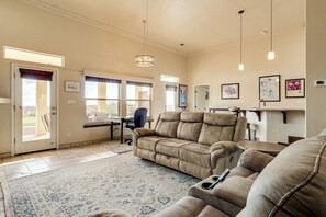 TV, fireplace, books - Golf, Hike & Stargaze: Quiet Home in Las Cruces (Las Cruces)
