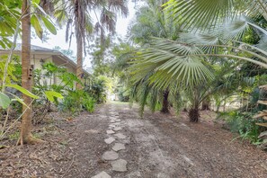 Property grounds - Serene West Palm Beach Gem: Outdoor Entertainment! (West Palm Beach)