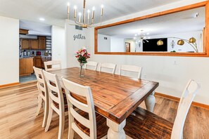 Dining - Spacious Retreat w/ Deck: 14 Mi to Nolin Lake! (Sonora)