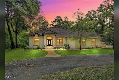 Private Retreat at 10+ acre Romantic Spanish-Style Villa. Pet-friendly.