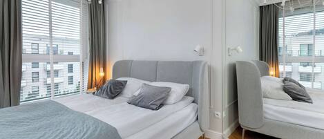 Escrivaninha, ferros/tábuas de passar roupa, Wi-Fi, roupa de cama