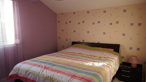 3 makuuhuonetta, ilmainen Wi-Fi, vuodevaatteet