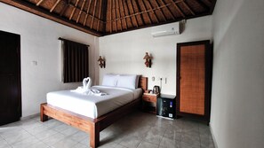Deluxe Double Room, Garden View | In-room safe, desk, laptop workspace, free WiFi - Indraprasta Guest House Ubud (Ubud)
