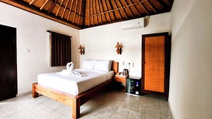 Deluxe Double Room, Garden View | In-room safe, desk, laptop workspace, free WiFi - Indraprasta Guest House Ubud (Ubud)