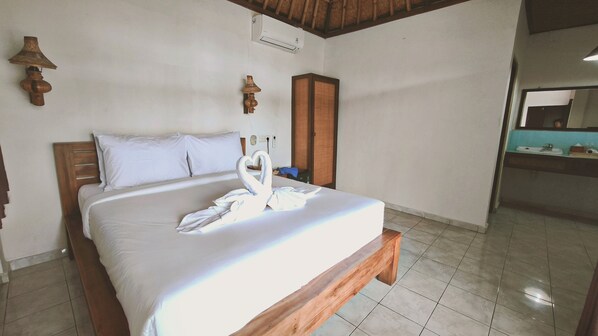 Deluxe Double Room, Garden View | In-room safe, desk, laptop workspace, free WiFi - Indraprasta Guest House Ubud (Gianyar)