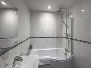 Towels - Rookery Farm Holiday Cottage (Bognor Regis)