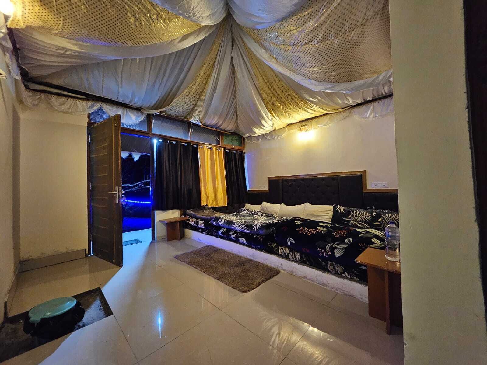 Premium Camp Cottage River View | Free WiFi