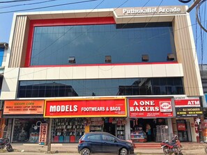 Deluxe Double Room, City View | Free WiFi - SJ HOMES  (Karukachal)