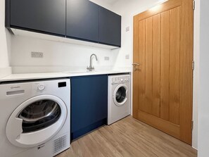 Interior - 3 bedroom accommodation in Plymouth (Plymouth)