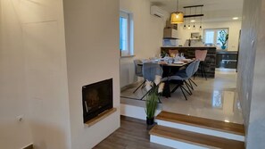 Dining - Villa Gajana 2 by Villas Guide (Gajana)