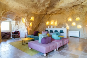 Suite Luxury, vista città | Interni