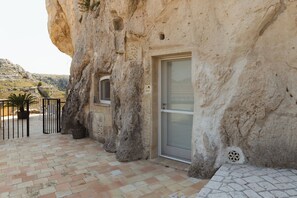 Deluxe Double Room, City View | Exterior detail