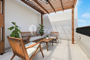 Balcony - Darani Villa by Kozystay - Ungasan (Ungasan)